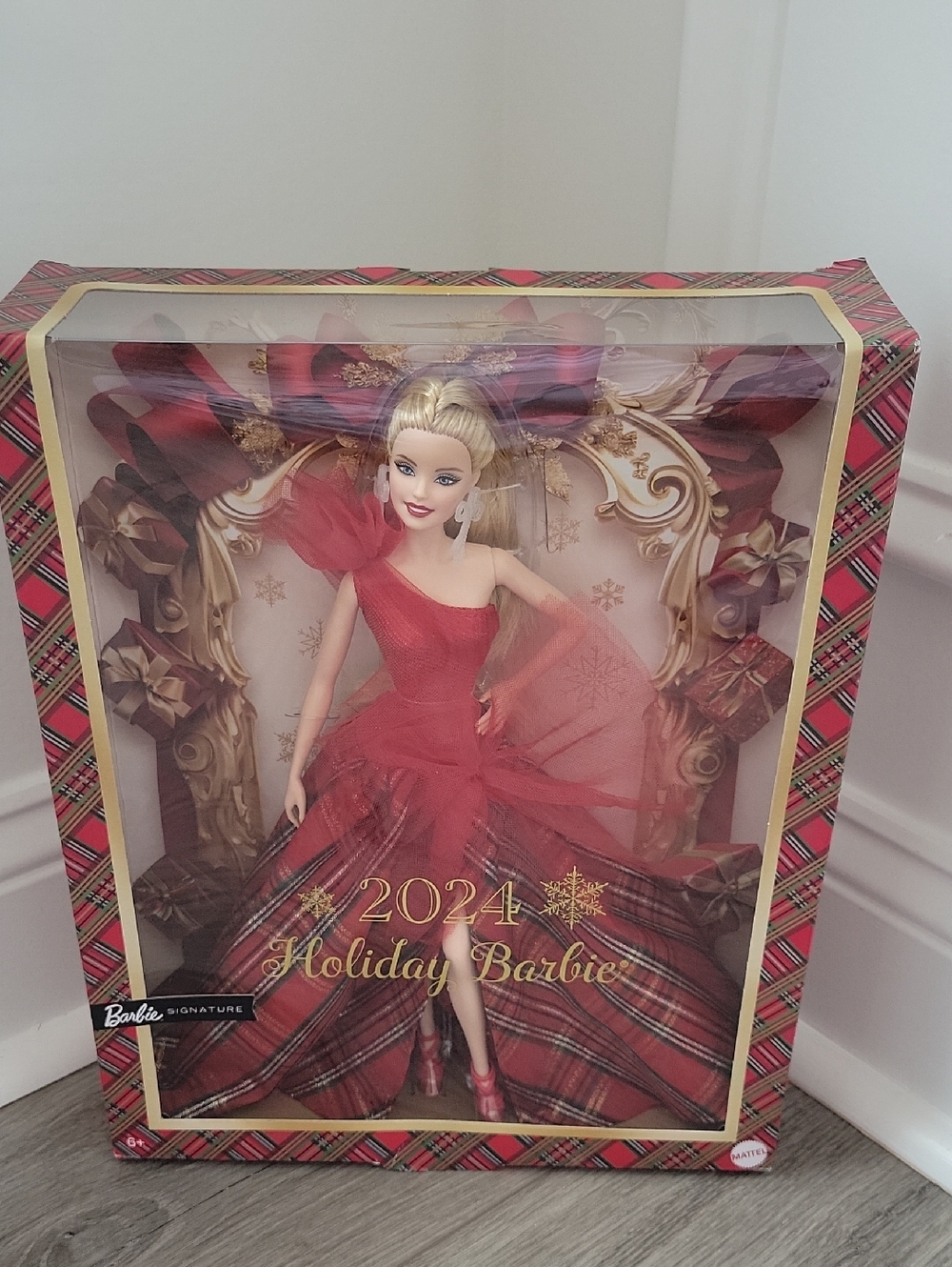 Mattel BARBIE Signature 2024 Platinum Blonde NIB
